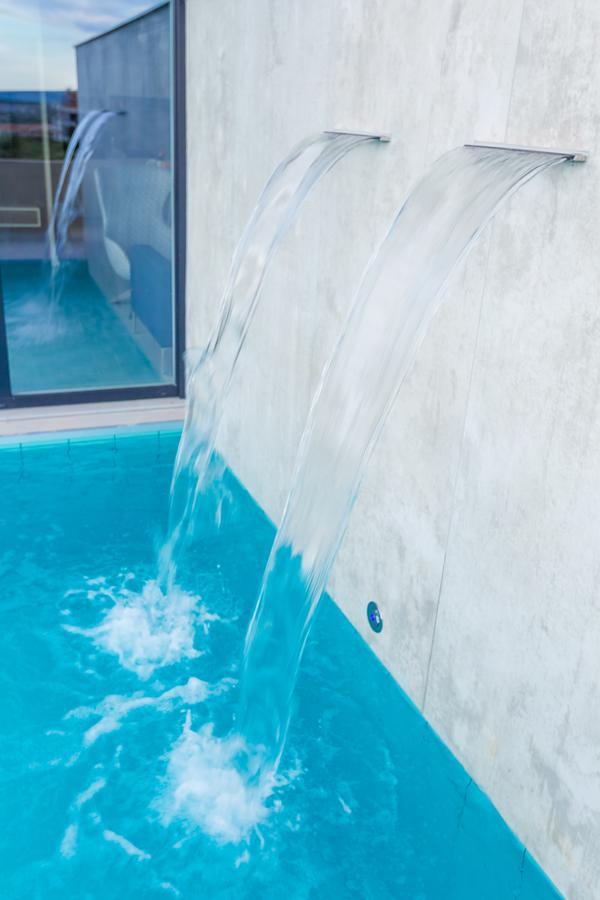 Sara - Private Infinity Pool *
